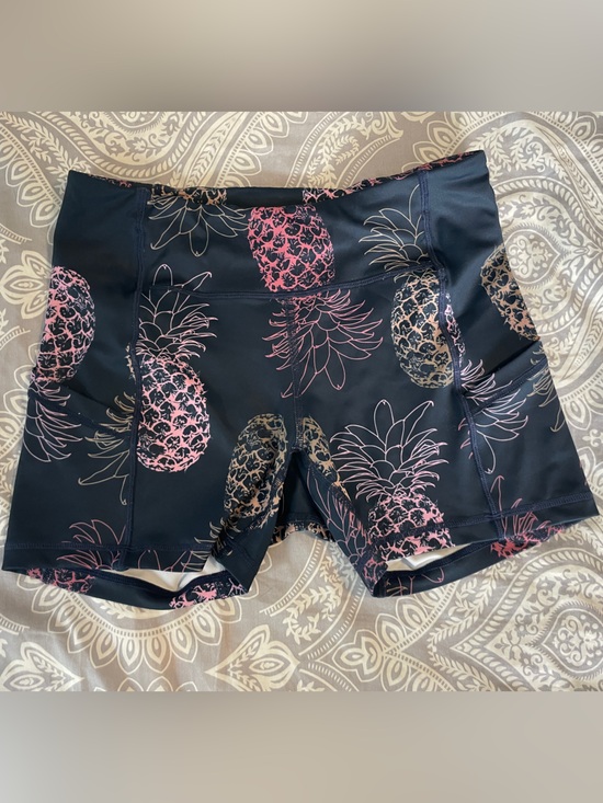 Tres Piñas Pants - Tres Piñas Pineapple Print OMG High Compression Shorts